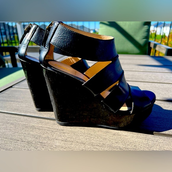 EUC Fendi 37 Black Leather Platform Sandals Genuine - Picture 1 of 11